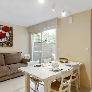 https://charming-flat-with-terrace-close-to-the-sea-bandol-welkeys.fr-provencehotel.com